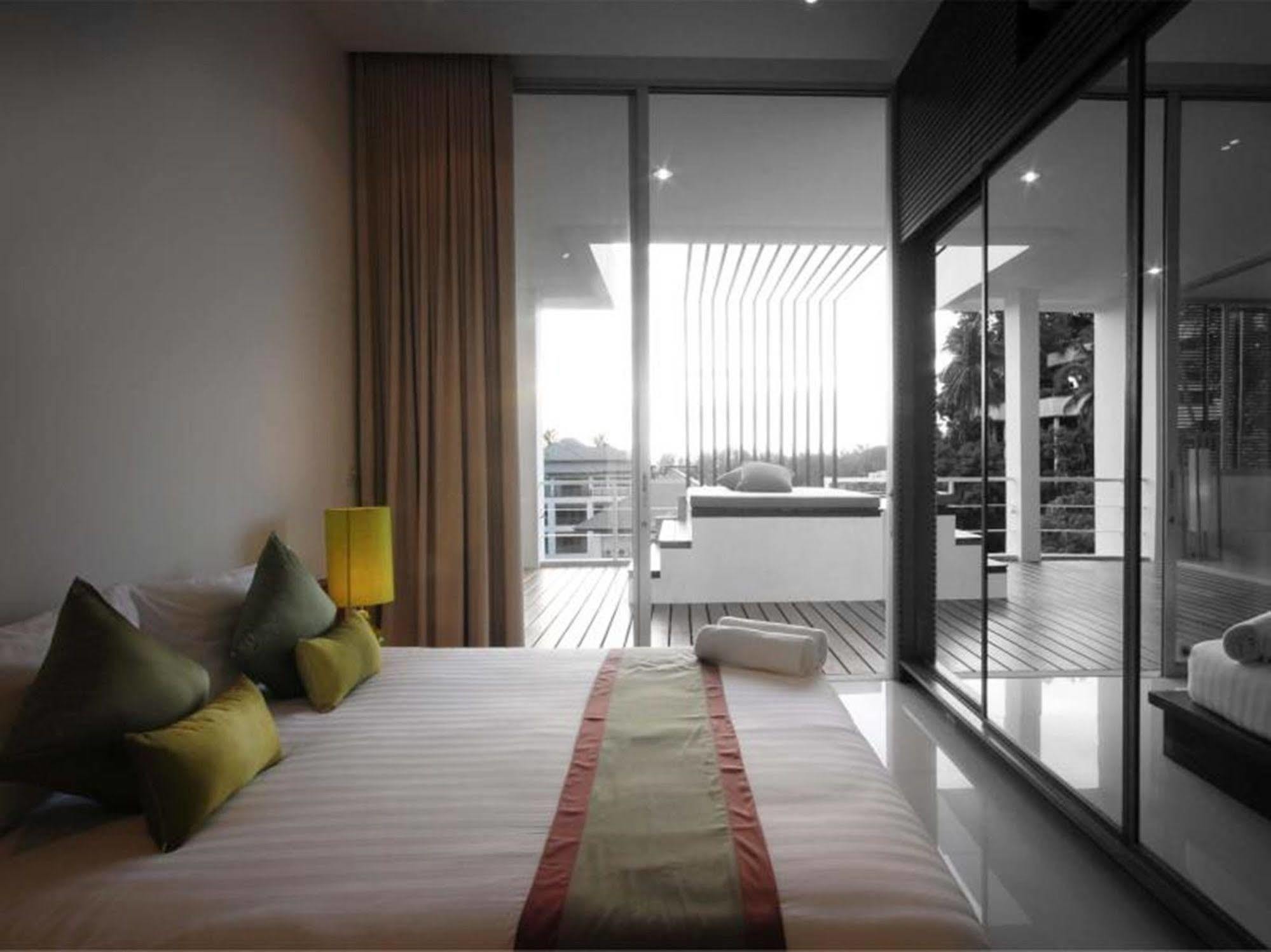 The Quarter Phuket Hotel Szurin-part Kültér fotó